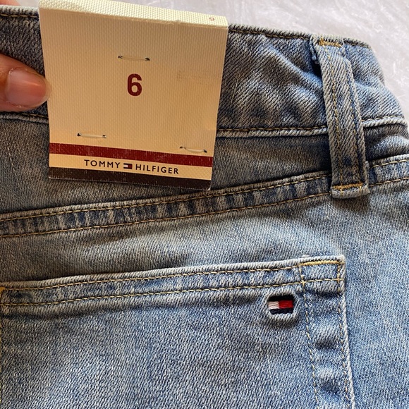 New Tommy Hilfiger shorts - Picture 3 of 5